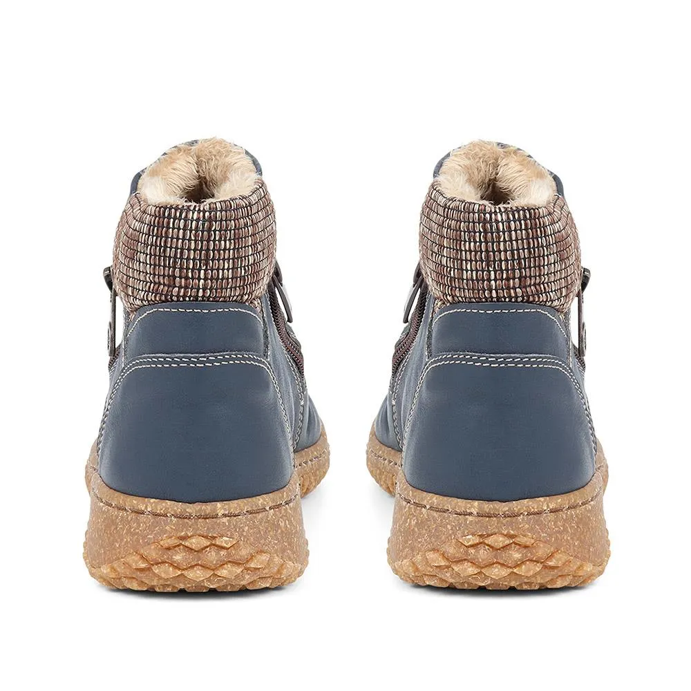 Loretta Zip-Up Boots - HAK38015 / 324 224